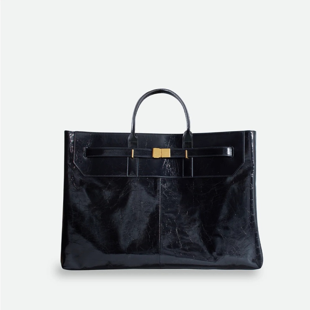 AMYSHEHAB Giant Butter Leather Bag SOLD OUT ONLINE
